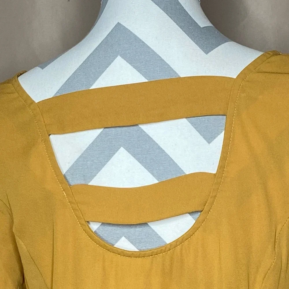 Olive + Oak Medium Blouse - Picture 4 of 8